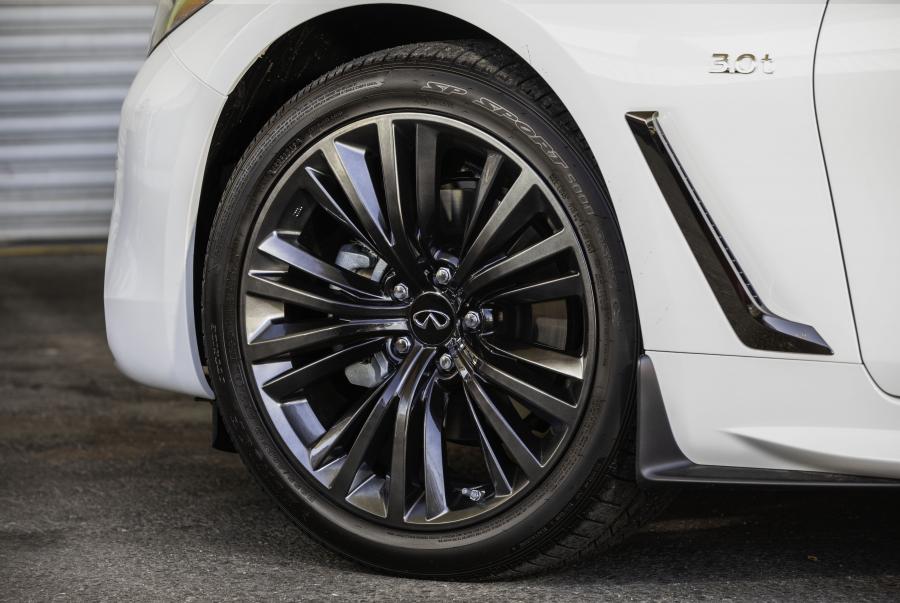 Колеса Infiniti Q60 3.0t Edition 30 (CV37) 2019 года  (NA) (фото 9 из 10)